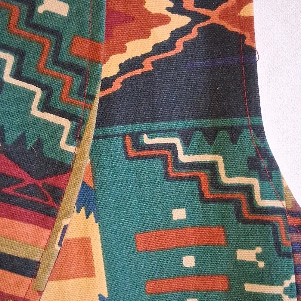 Wraps Geometric Pattern Vest - Picture 4 of 5